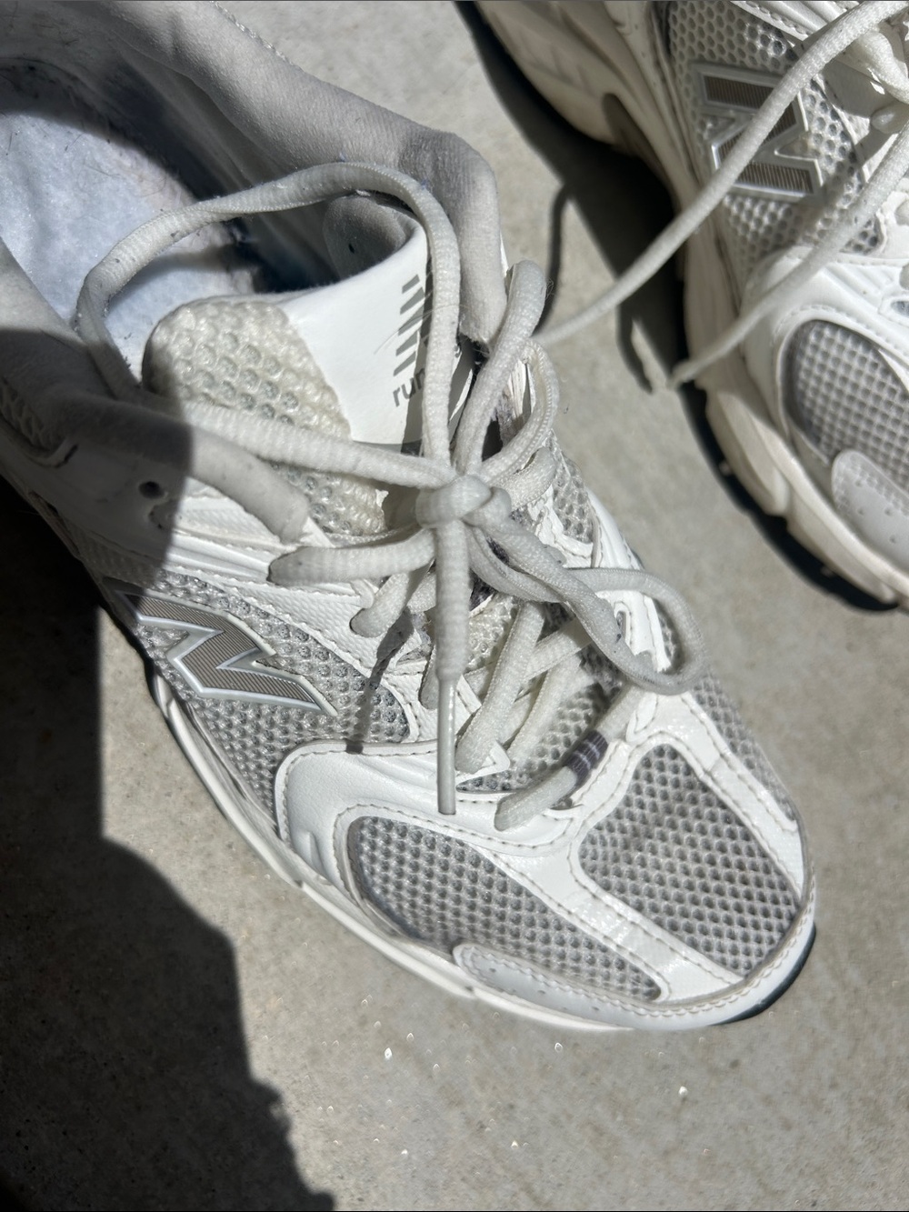 New Balance White and Light Gray 530 Low-Top Sneakers - Picture 8 of 12